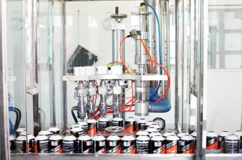 ​WIlson je hlboko zapojený do priemyslu kozmetických aerosólov